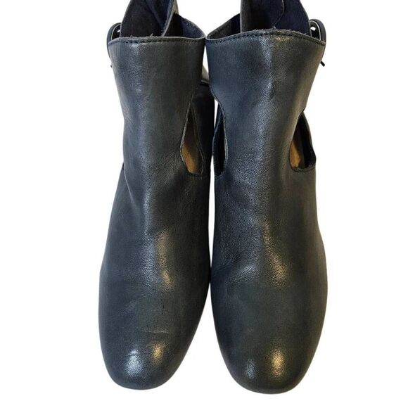 Earth Corinth booties, blue leather. Size 8.5. - Picture 2 of 5